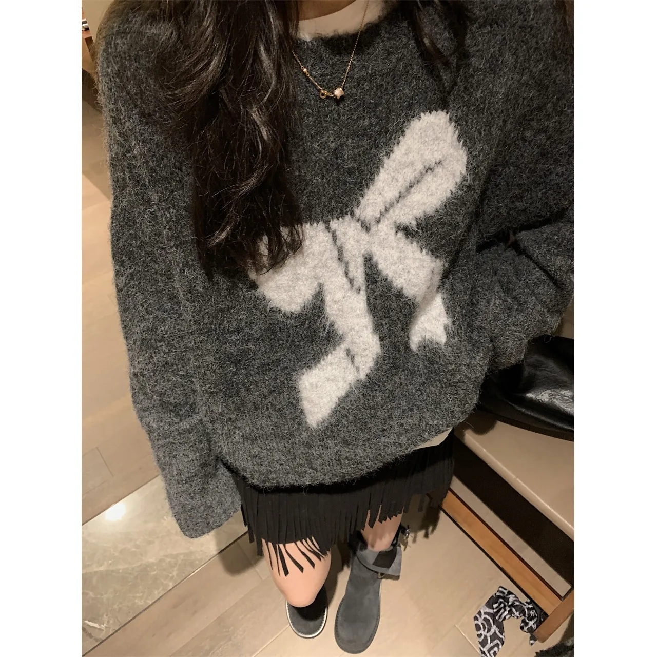 Maglione lavorato a maglia ampio da donna con nodo ricamato rotondo Ne Pullover Top morbido e accogliente con strato base per l'autunno inverno