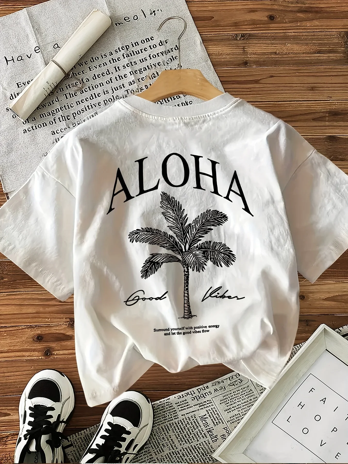 Children's palm tree pattern printed short-sleeved round-neck casual short-sleeved T-shirt, suitable for daily wear in summer