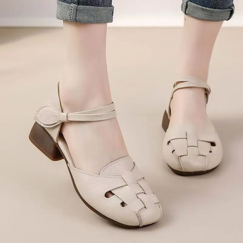 المرأة الصيف الجلد الحقيقي باوتو الجوف خارج الصنادل كتلة كعب لينة وحيد عدم الانزلاق غطاء كعب الصنادل في منتصف العمر وكبار السن