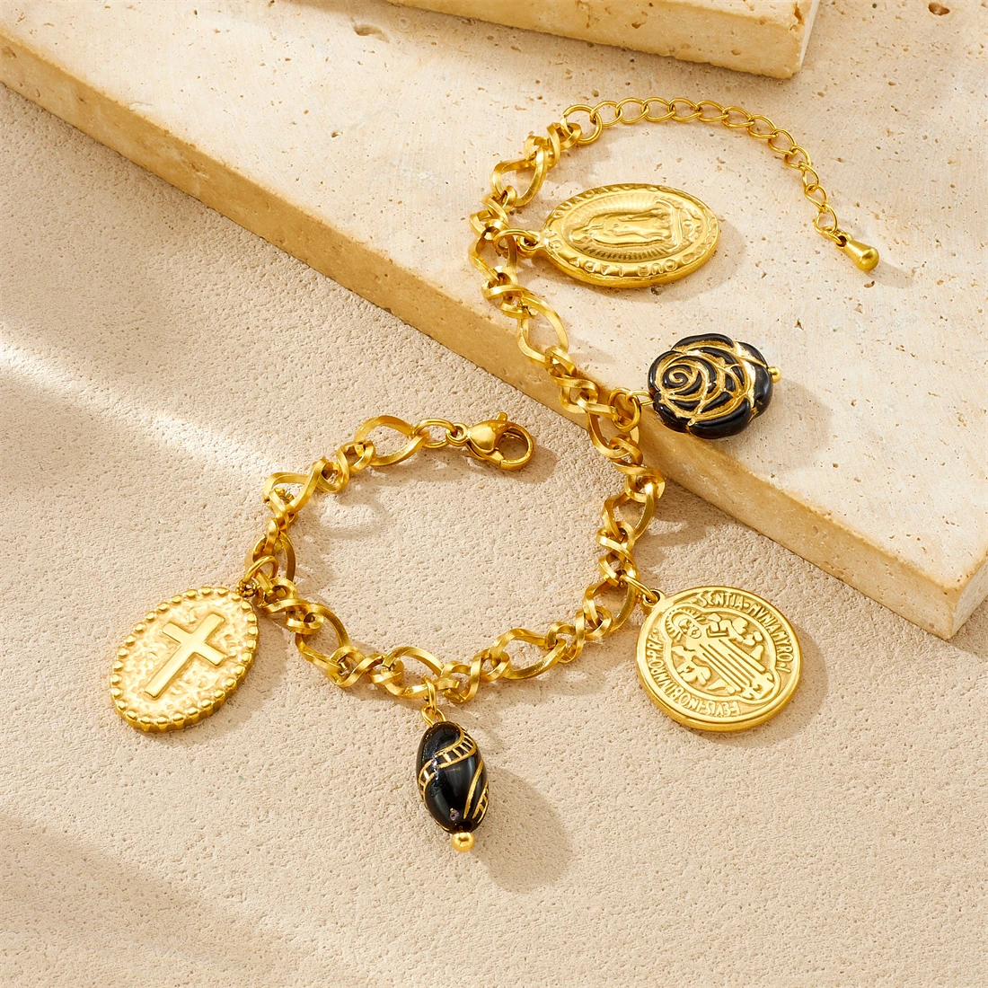 DIEYURO 316L สแตนเลสสตีลโกลเด้นรอบภาพเหมือนครอสสีดำโรสจี้สร้อยข้อมือผู้หญิงใหม่คลาสสิกข้อมือเครื่องประดับของขวัญ