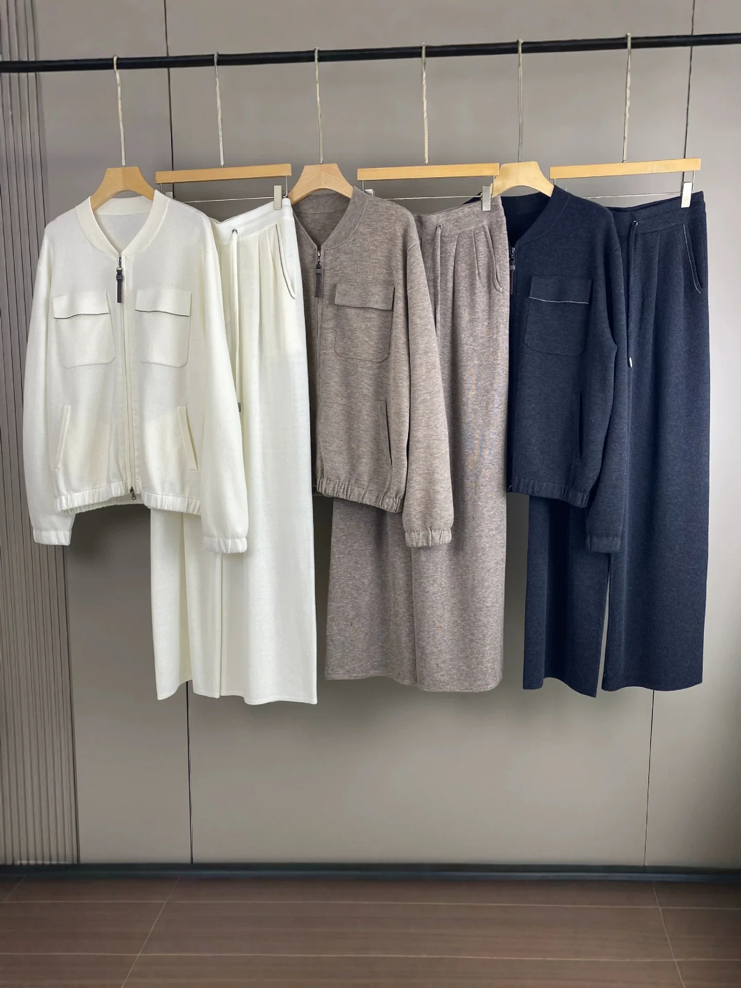 2026Women's Fall/Winter Pure Wool Beaded Crew-Neck Cardigan & Elastic-Waist Straight-Leg Wide-Leg Trousers