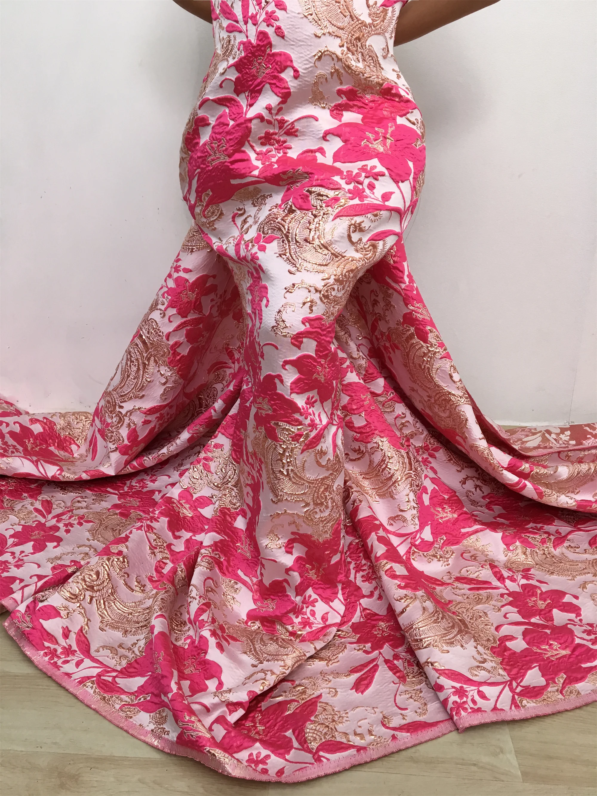 Kalume Latest 2025 Nigerian Jacquard Lace Damask Lace Fabric African Brocade Lace Fabric Sew Luxury Party Dresse For Women view 2