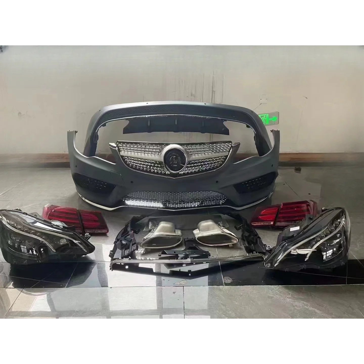 

Older Models to Upgrade the New Model Surround Kit Including Headlights Car Bumpers for Benz W207