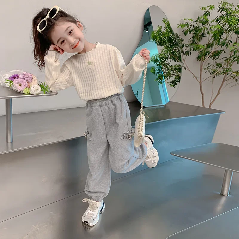 Girls Pants Autumn Children's Underwear 2024 New Baby Fashionable Little Girl Solid Color Pocket Leg Pants image 2