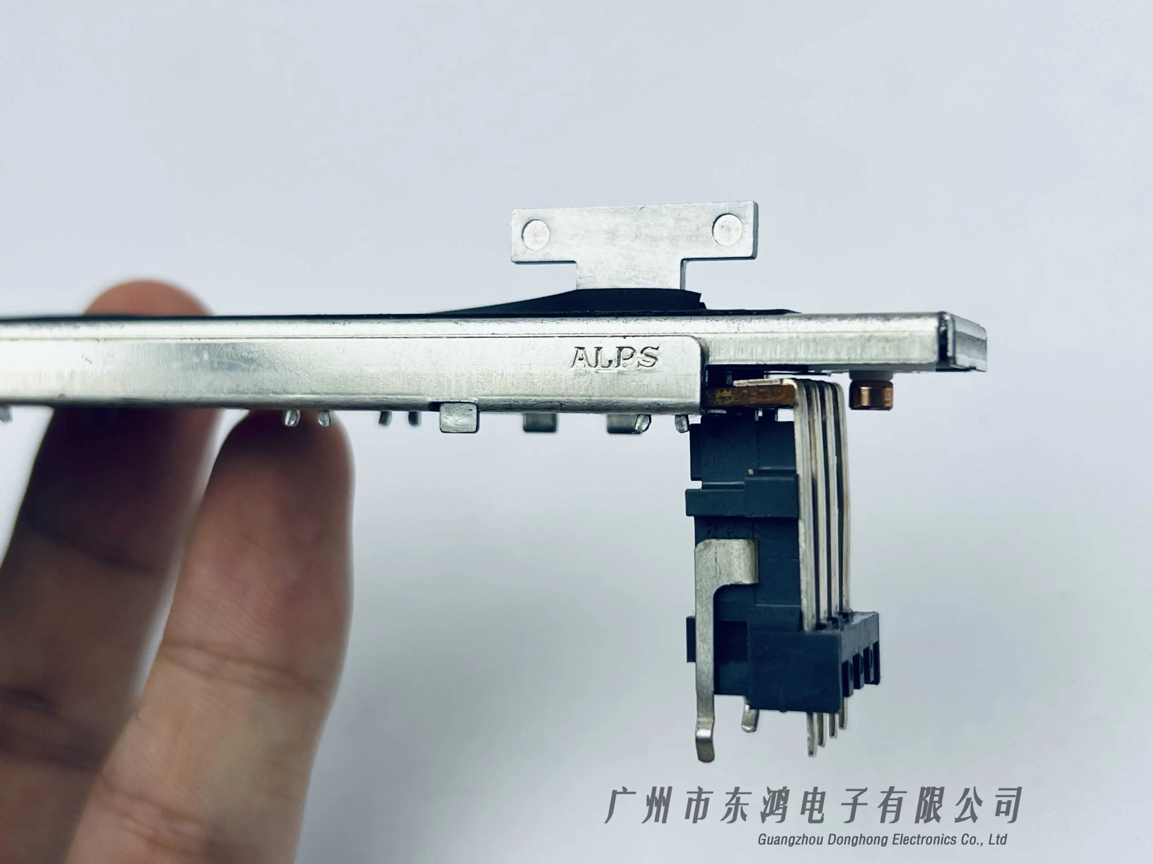 1 szt. dla Japonii ALPS Electric FaderRSA0N11M9A0J do LS9 M7CL DM1000 DM200 Mikser Potencjometr / Elektrycznie sterowany główny fader — zdjęcie produktu 4