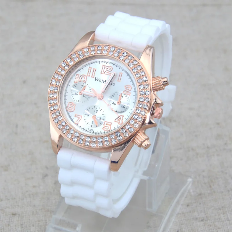 New Fashion Casual Ladies Watches Luxury Crystal Watches Women Rubber Band Quartz Wristwatches Ladies Womage Montre Femme