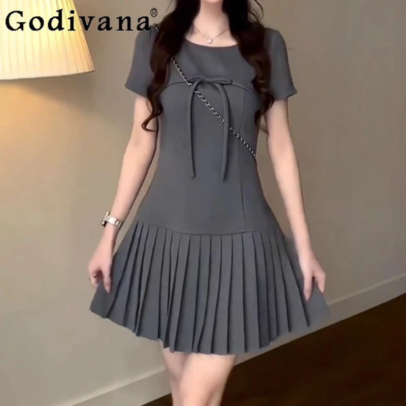 

Летнее темпераментное платье большого размера с милым бантом и короткими рукавами для девочек, модные универсальные плиссированные платья трапециевидной формы с высокой талией, уменьшающие возраст