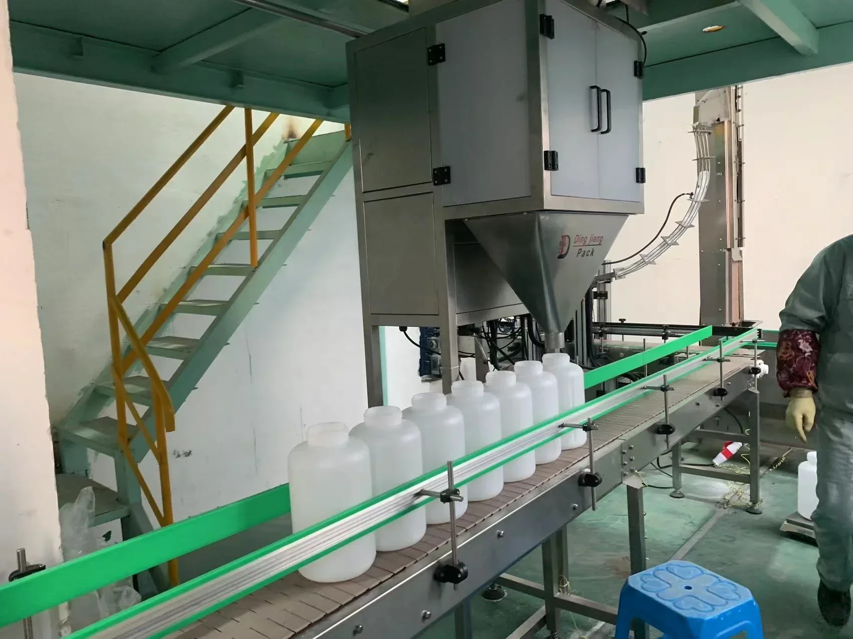 

Semi-automatic Sugar Beans Rice Pellet Grain Packing Filling Hine