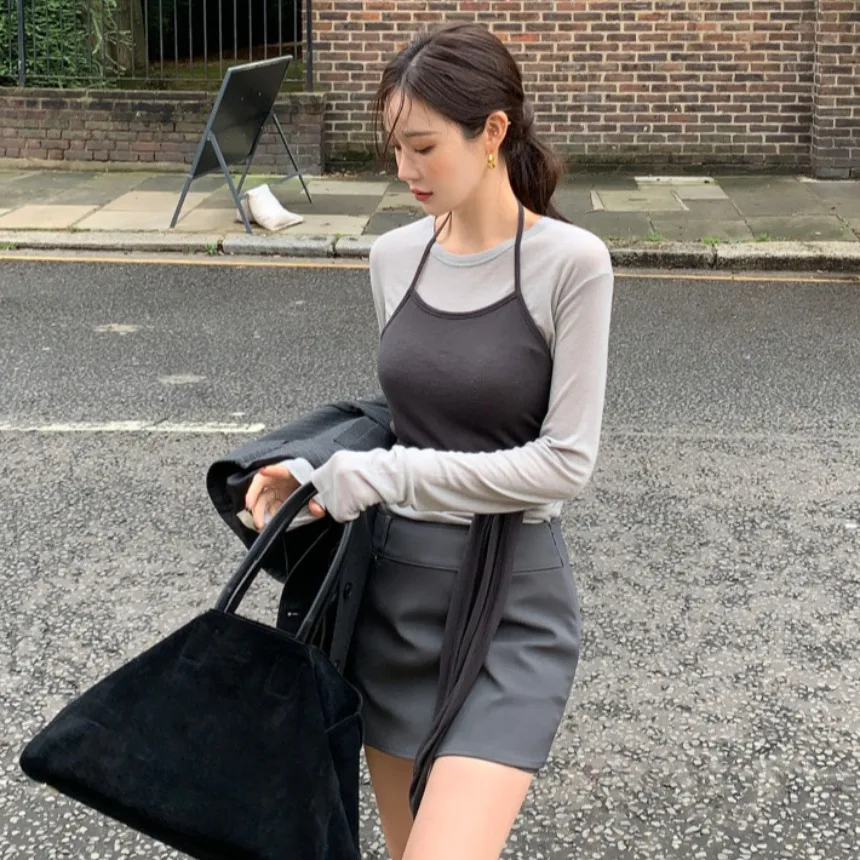 طقم تي شيرت محبوك أنيق للخريف وطويل ورفيع بلون نقي مع حزام Ne معلق بطبقة أساسية خفيفة الوزن