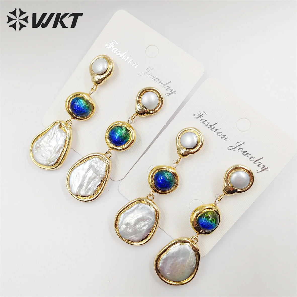 

WT-MPE089 Удивительные модные золотые длинные висячие серьги-капли из натурального пресноводного жемчуга с белыми шпильками для женщин ACC