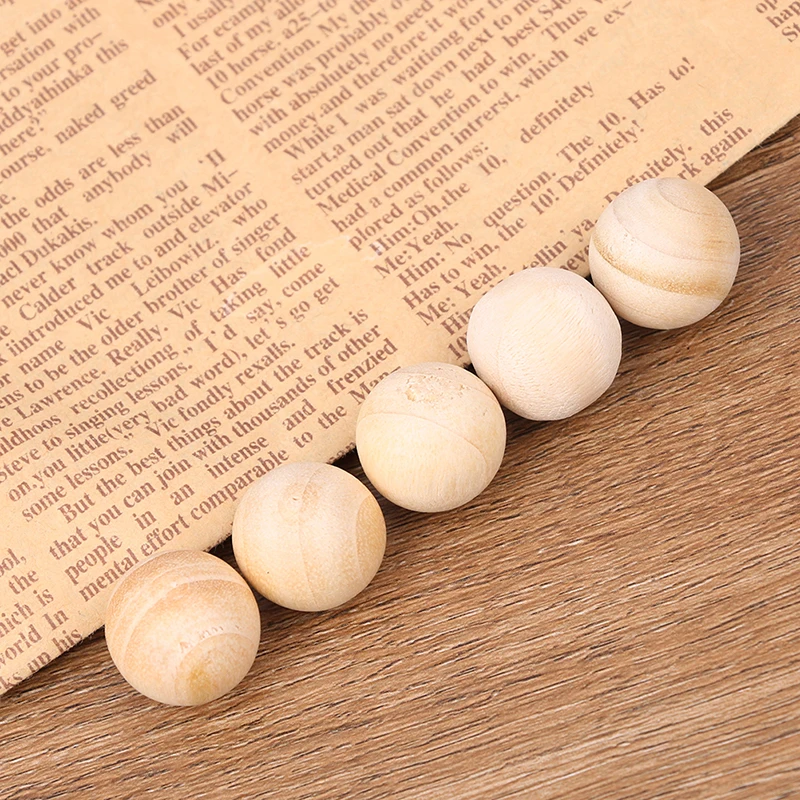 

100Pcs Natural Health Camphor Wood Balls Pest Control Organic Cedar Wood Ball for Clothes Storage Closets Drawers