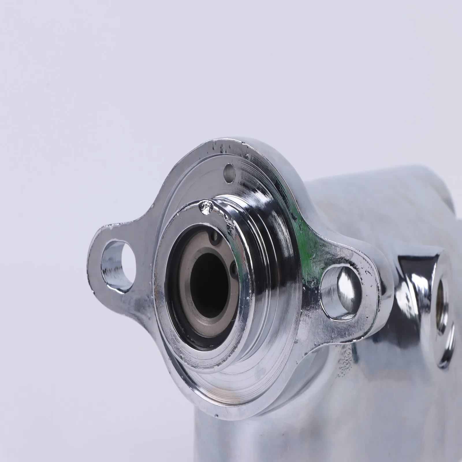 1-300 أسطوانة الفرامل الرئيسية المسطحة من الكروم 1 بوصة تتحمل منفذ مزدوج لجنرال موتورز كورفيت العالمي 1960-1990