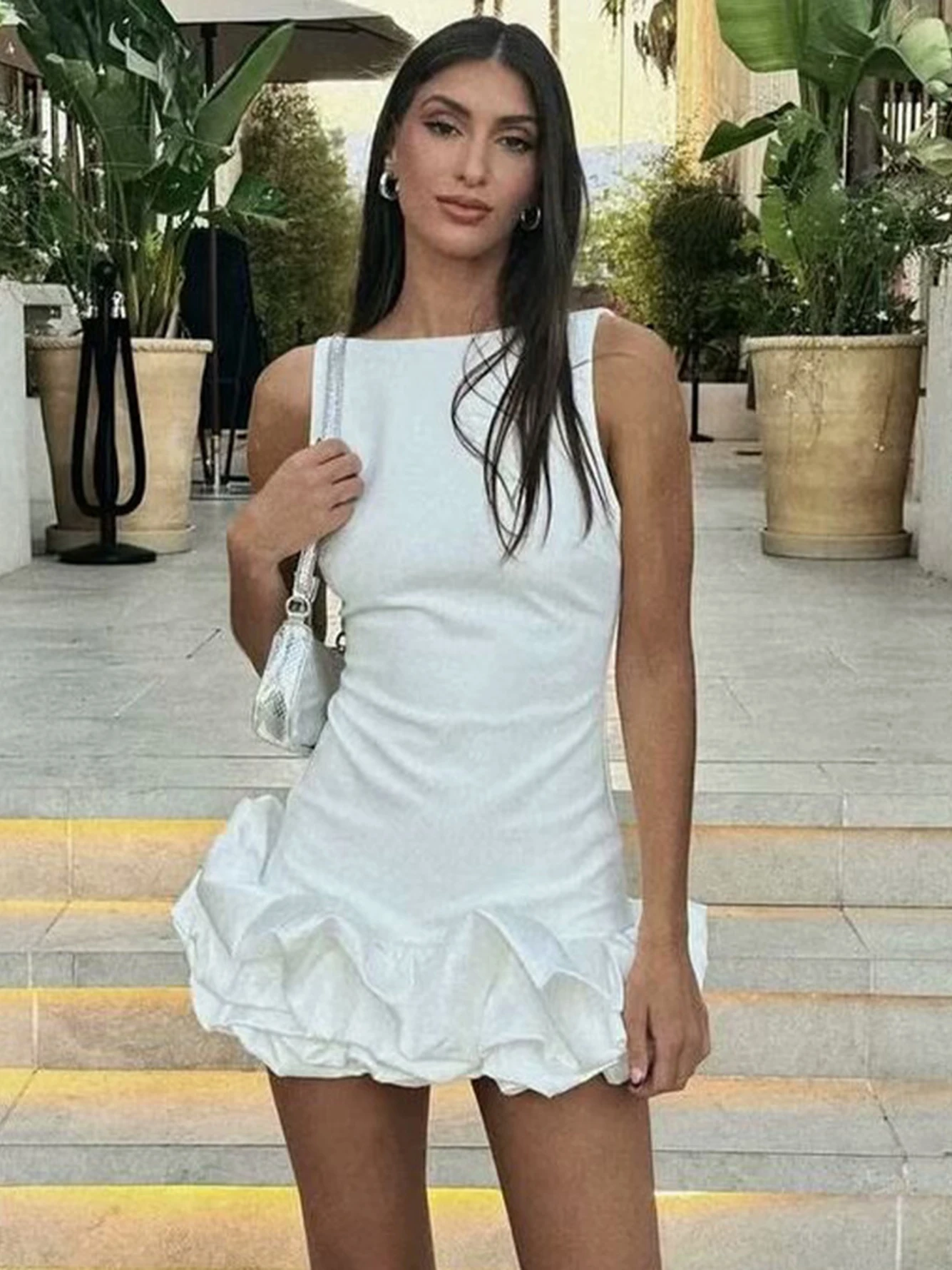 Alta calidad 2025 nuevas mujeres Sexy cuello redondo sin mangas de moda blanco volante Mini vestido elegante vestido de fiesta de noche Vestidos