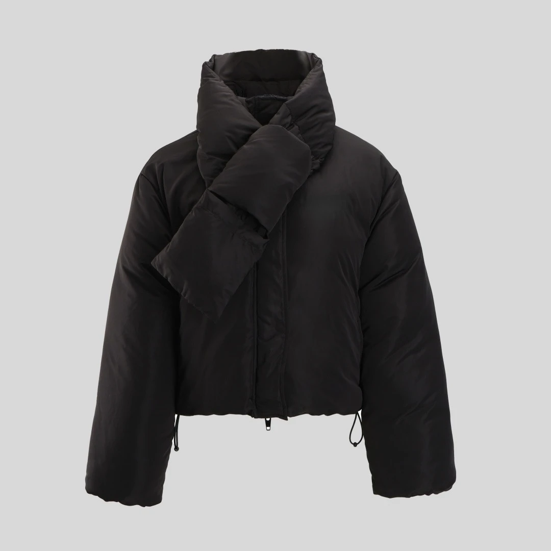 

2025 New Winter Slim-Fit Black Short Puffer Coat with Scarf, Warm Bomber Jacket