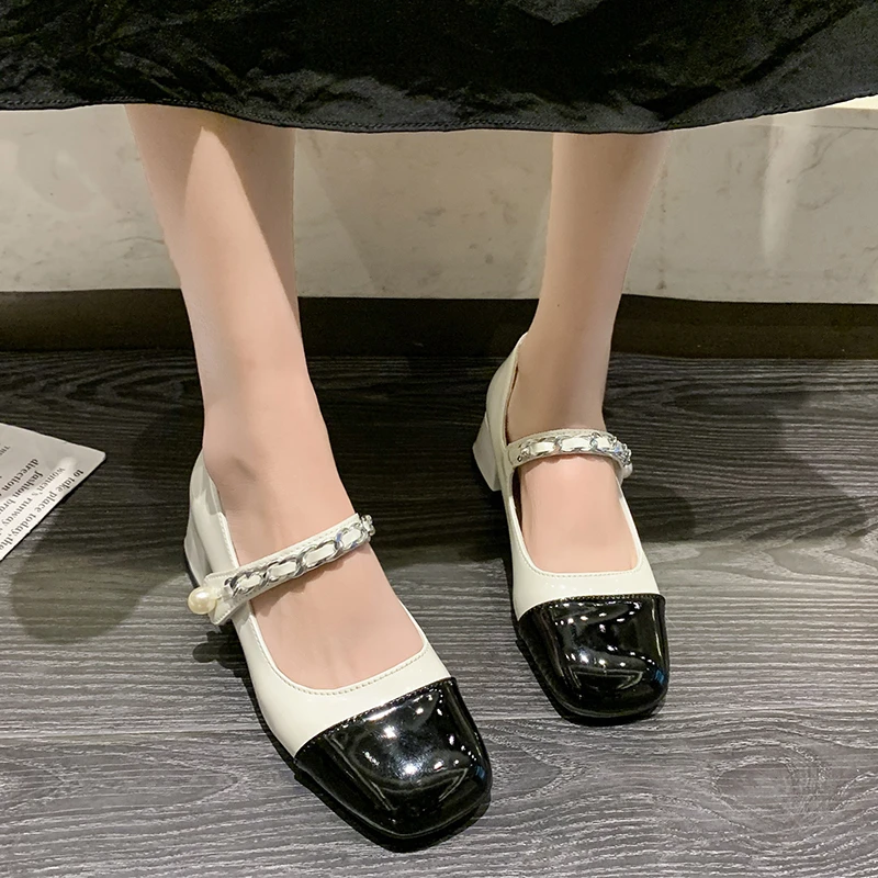 Shallow Mouth Round Toe Retro Woman Shoes New Block Heels Mary Jane Shoes Classic Black White Color Matching Women\'s Pumps