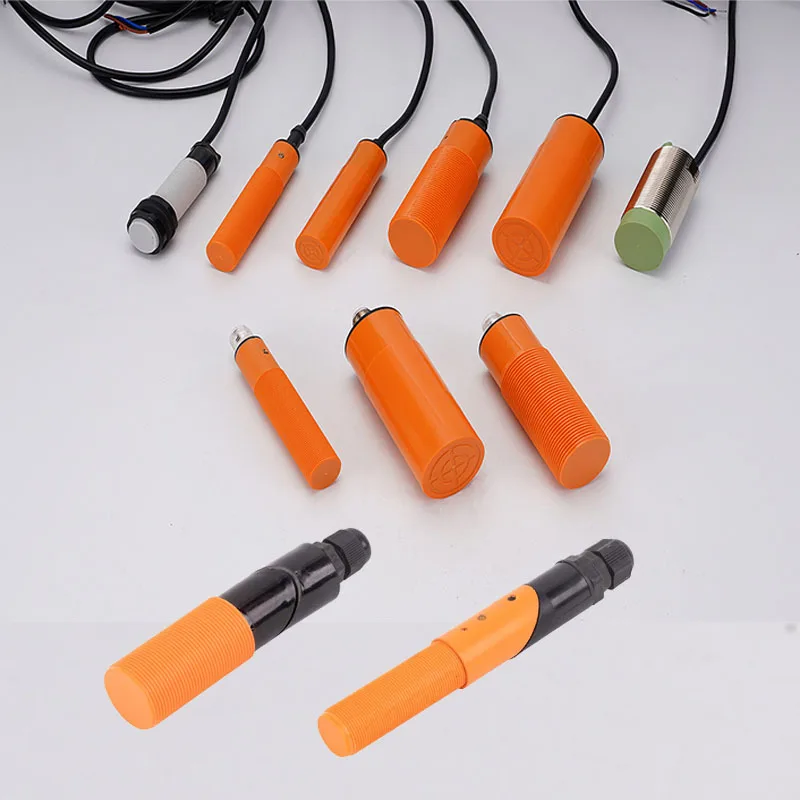 CR30-15DN Capacitive proximity switch sensor M30 NPN or PNP 12-24V DC cylinder Proximity sensor