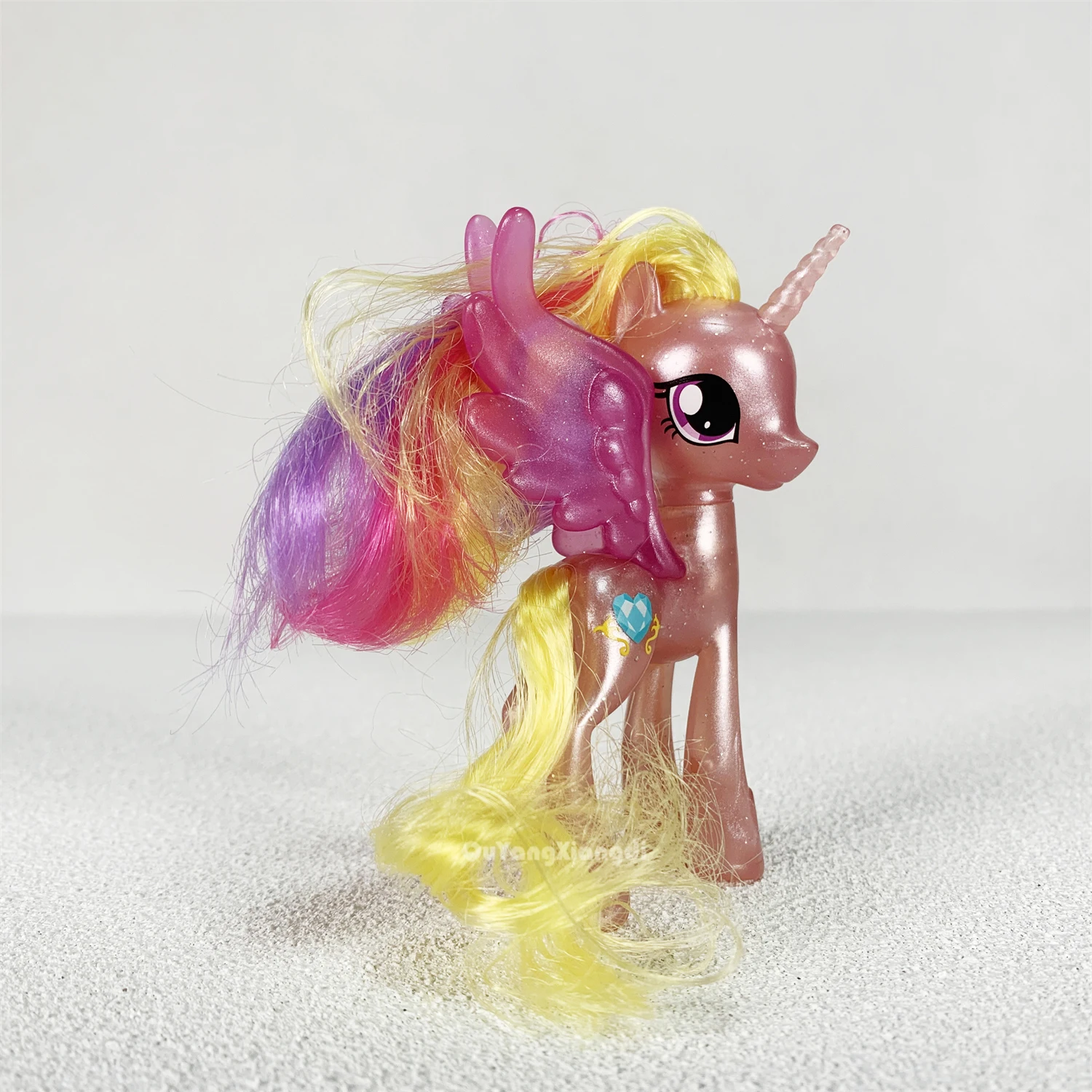 P11-039 Action Figures 10-13cm Little Cute Horse Model Doll Gold powder Princess Color hair Cadance Toys for Children