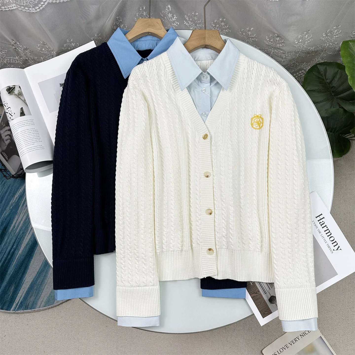 

Academy Style Color Block Collar Knitted Sweater Women's Spring 2026 New Inner Stitched Long Sleeve Floral Embroidery Top