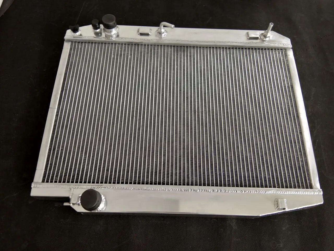 Aluminum Radiator for 1982-1991 Mercedes Benz S-CLASS W126 380/420/500/560 S V8 AT 1983 1984 1985 1986 1987 1988 1989 1990