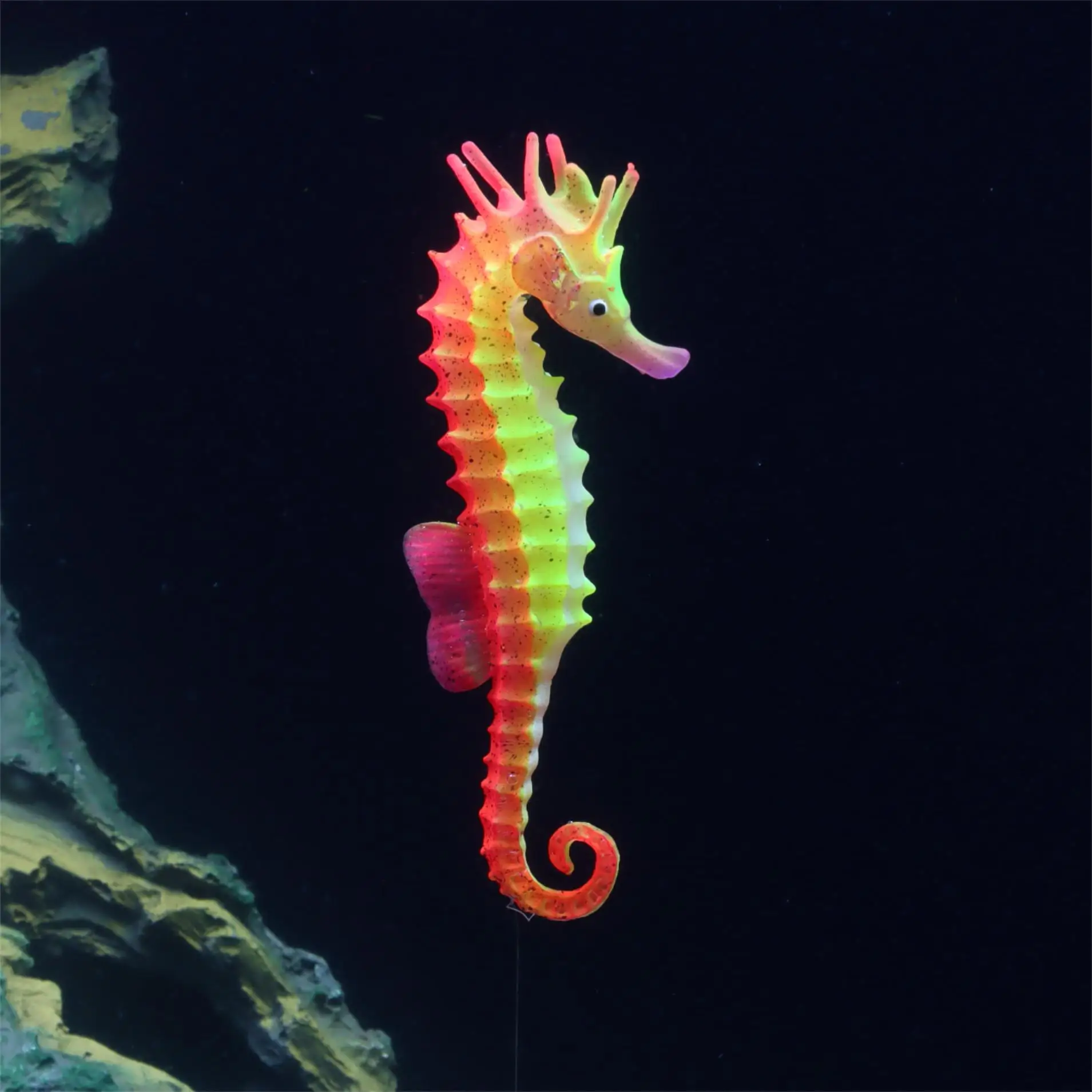 1pc Fish Tank Decoration Luminous Glowing Artificial Sea Horses - Realistic Silicone Aquarium Ornaments - Create an Underwater W