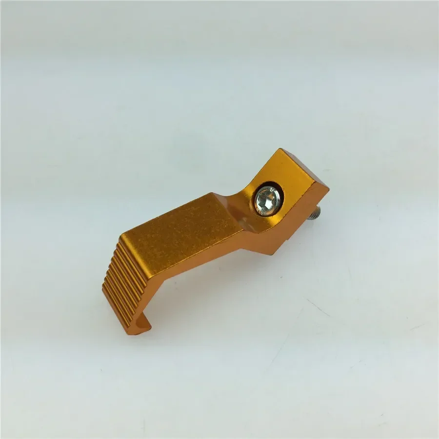 

Модифицированный мотоцикл электромобиля, связанный с алюминиевым крюком, полностью универсальный