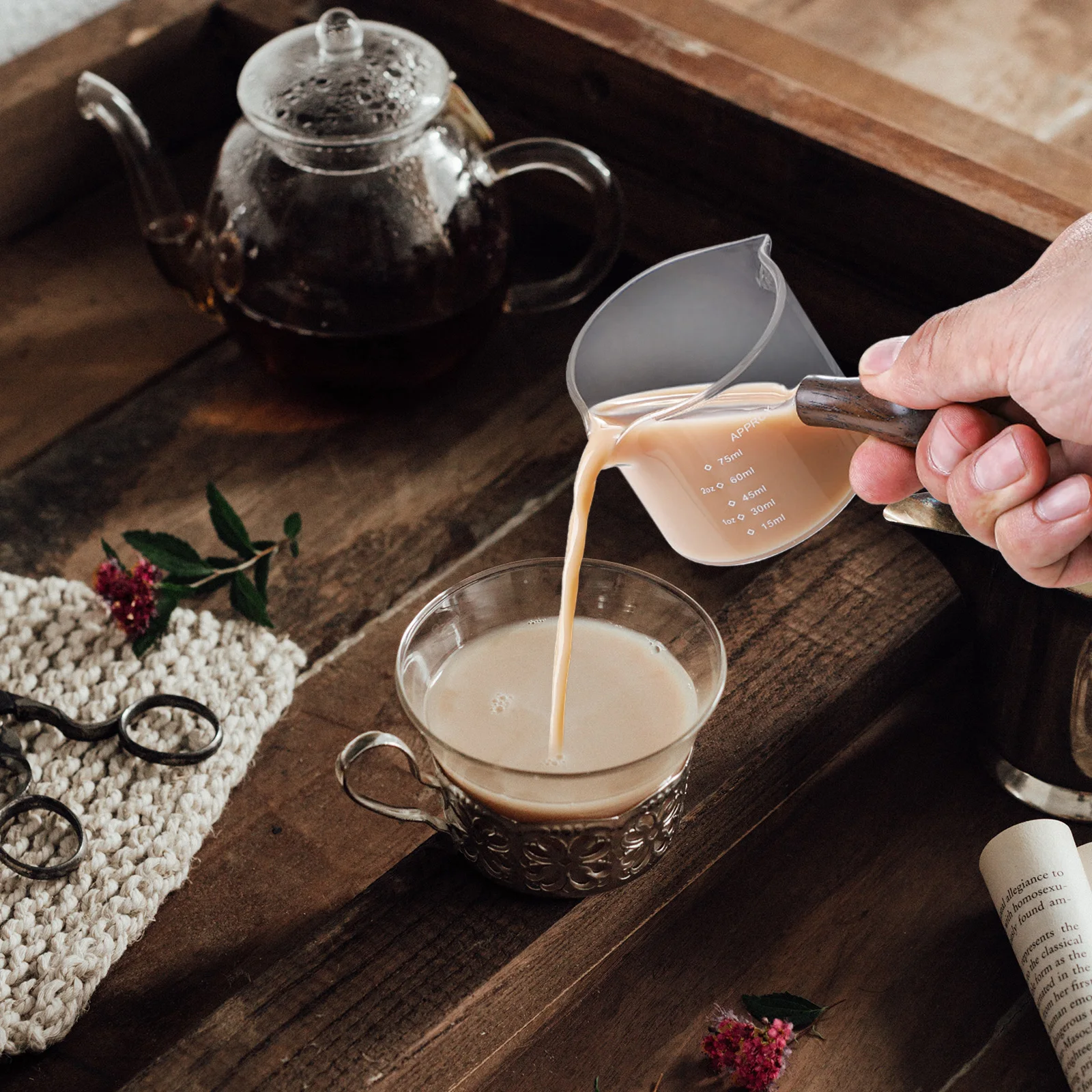 

Double Mouth Milk Cup Espresso with Spout Glass Coffee Measuring Restaurant Wood Handle Hot Contents Simple Shape