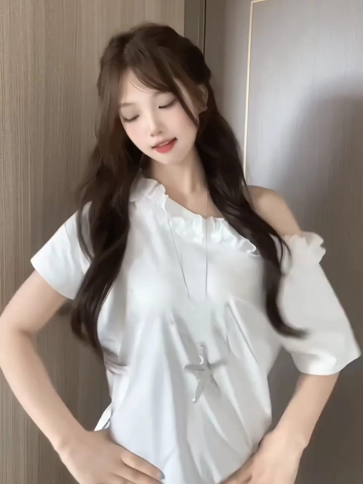 Koreaanse losse T-shirt voor dames, zomerdesign, houten print, casual top, zoet en pittig, casual stijl.