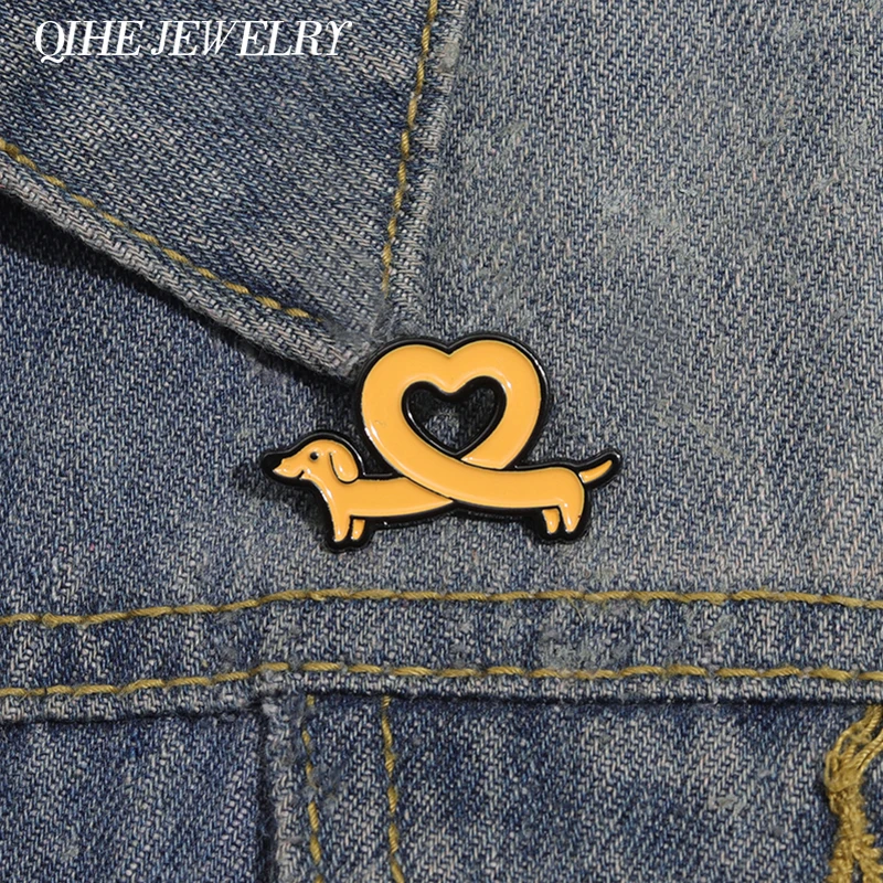 

Cute Sausage Dog With Heart shaped Body Enamel Pins Cartoon Animal Brooch Lapel Badge Backpack Clothes Jewelry Accessories Gift
