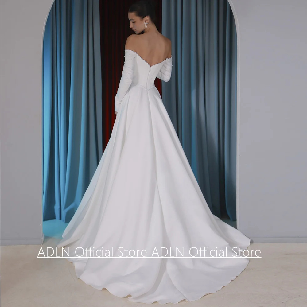 Customized Woman Wedding Dress New Arrival Sweetheart Long Sleeves Pleat Pearls Sweep Train A Line Bride Bridal Gown