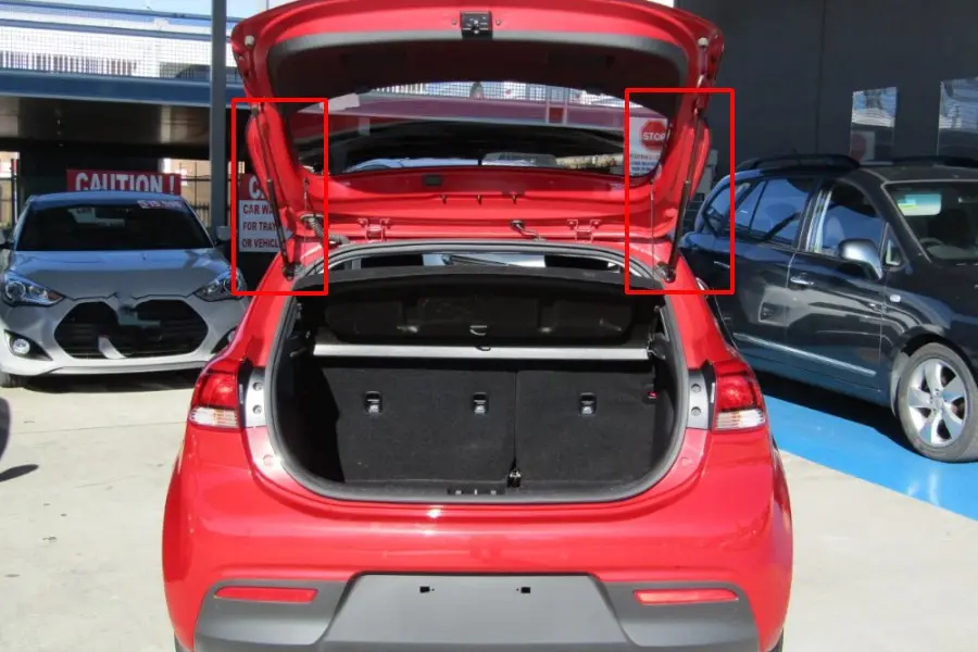 

2 шт. задняя дверь для 2016 17-2023 KIA RIO/Tonic YB хэтчбек, автоматическая задняя дверь багажника, газовые пружинные стойки, опора, подъемная опора 50 см