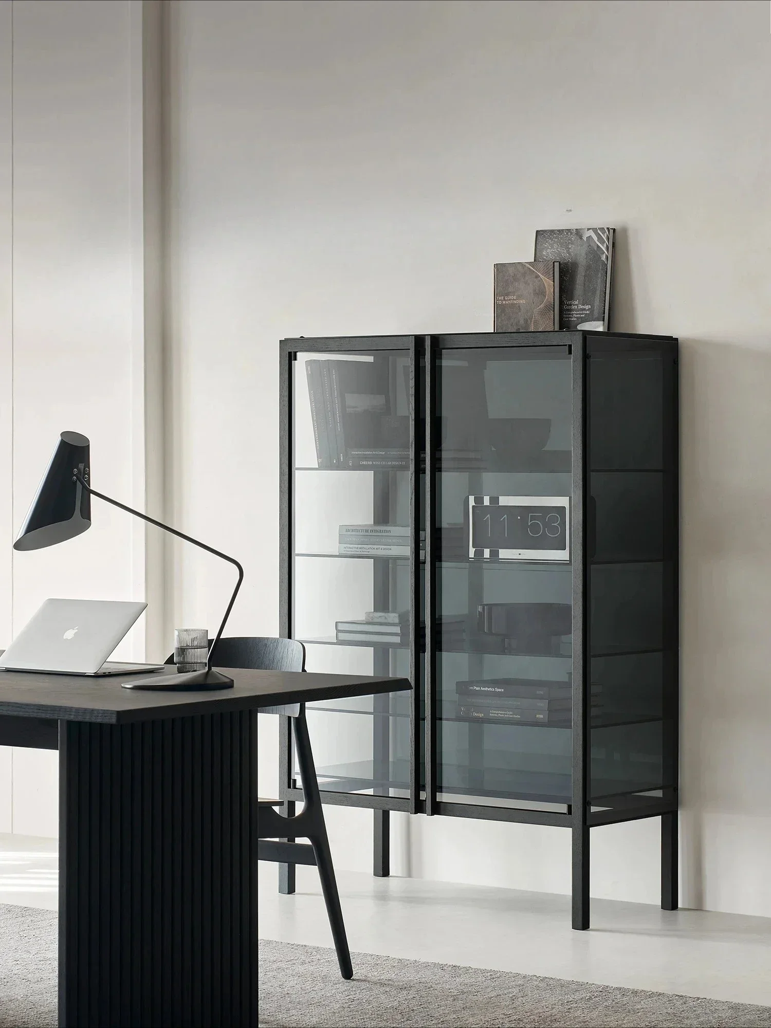 QQX /Shadow Decorative Cabinet North American Imported Oak Solid Wood Tempered Glass Wine Cabinet Designer Side Cabinet