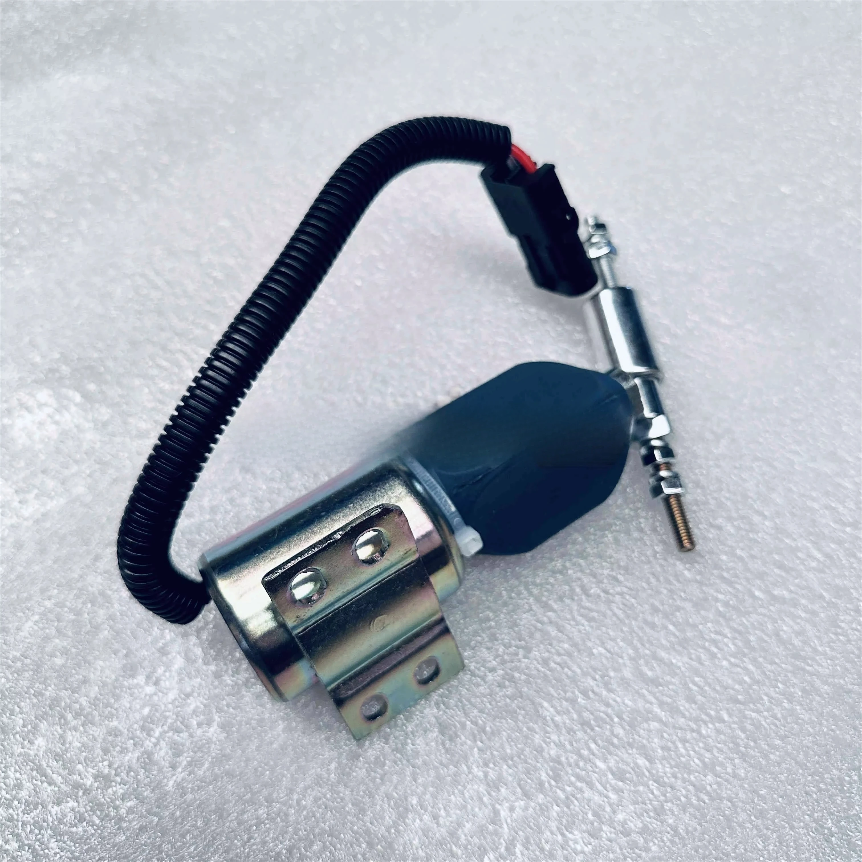 

6BT Cummins Engine Parts 24V Solenoid Valve 3355427