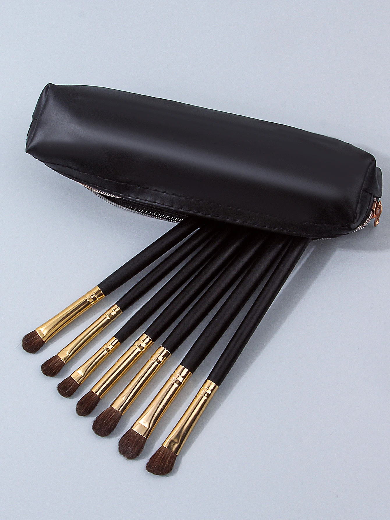 แปรงอายแชโดว์ด้ามไม้ 7 ชิ้น, แปรงเขียนคิ้ว, แปรงทาอายแชโดว์, แปรงแต่งหน้าดวงตา + กระเป๋าเก็บของแบบพกพาความจุขนาดใหญ่