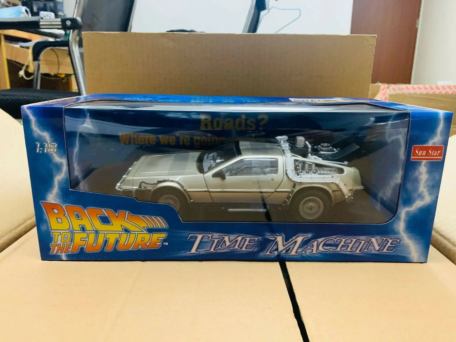 Universal Sun Star Time Machine Back To The Future 1/18 Scale DieCast Car New in Box