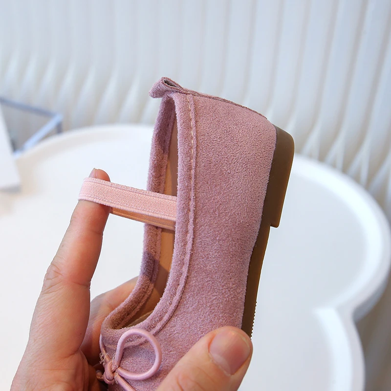 Prinzessinnenschuhe für kleine Mädchen, Bonbonfarben, Schleife, elastisches Band, flacher Kinderschuh aus Wildleder, süßer Slip-On, bequemer Herbst-Kinderschuh, Größe 21–30 – Detail 7