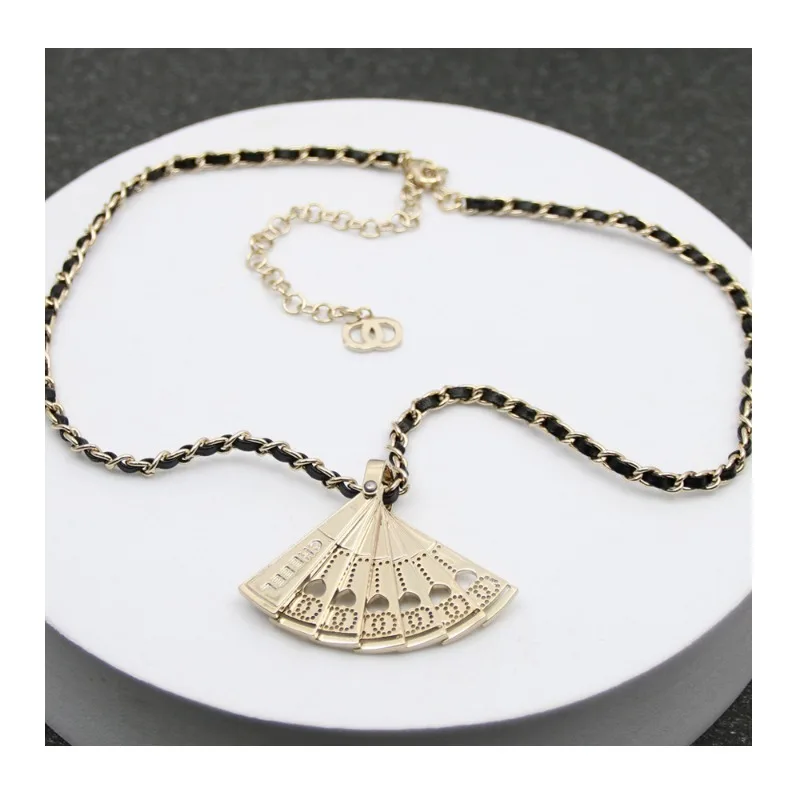 

New Internet Celebrity Gold Hollow Love Folding Fan Wearing Leather Necklace Women's High Fashion Light Luxury