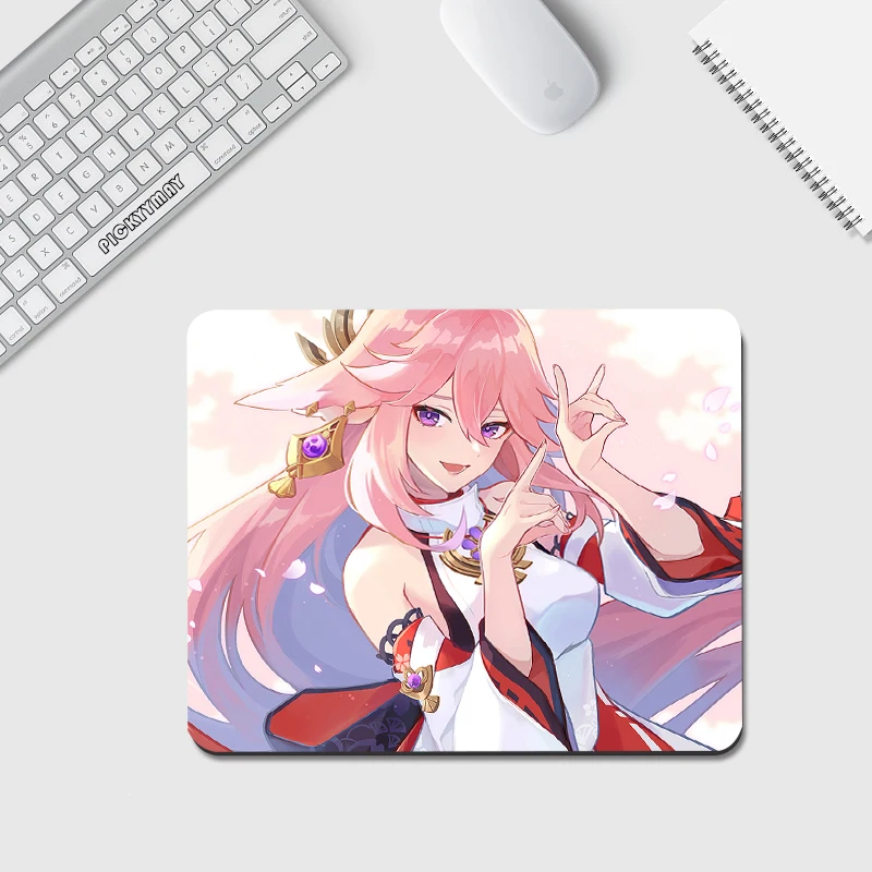 Small Mouse Pad Pretty Girl Mousepad High Quality XS Laptop Mouse Mat Office Desk Pad Design Desk Mat Little Table Rug 20x25cm