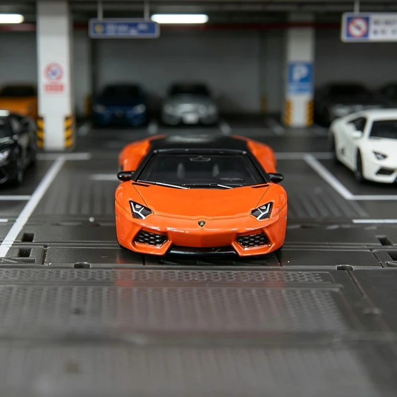 

Модель суперкара Lamborghini LP700-4 из сплава, масштаб 1:64, подходит для коллекции и может быть подарен.