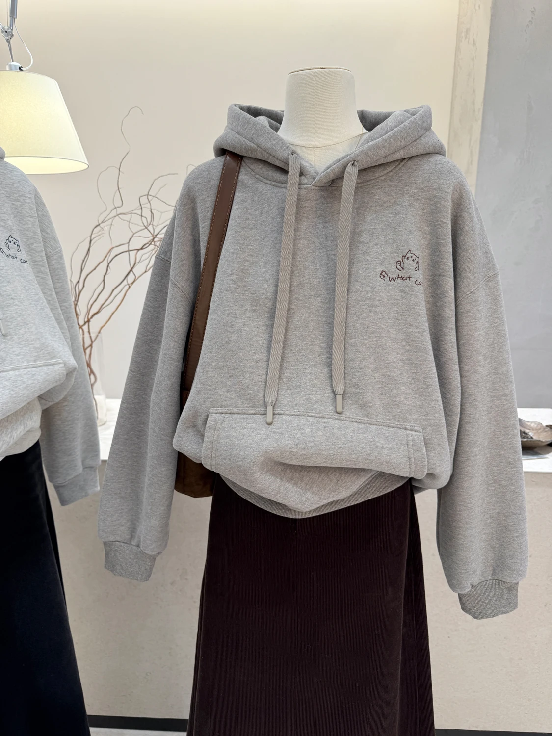 

Американское ретро-худи с утолщенной флисовой подкладкой, женская свободная повседневная толстовка с мультяшным принтом, теплая верхняя одежда для зимы, уличный стиль, для поездок на работу