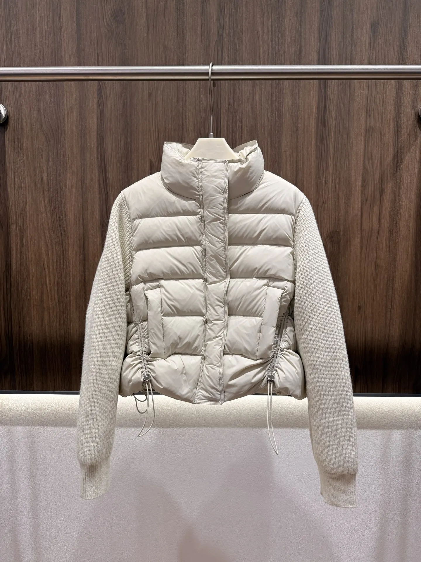 Knitted patchwork down jacket, 2026 winter new style elegant and fashionable stand-up collar short women's down jacket