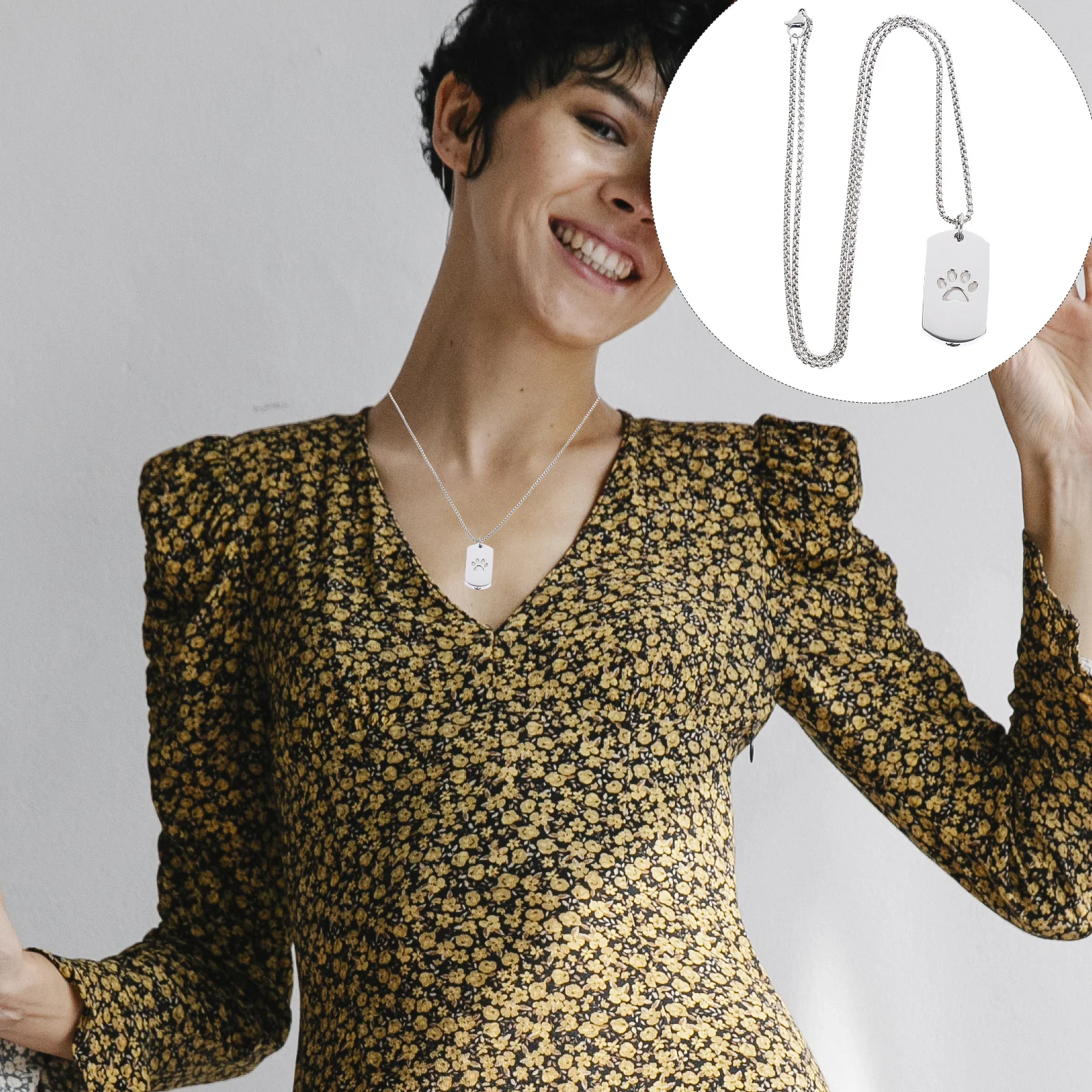 

Memorial Necklace for Ashes Keepsake Pendant Jewelry Pet Cremation Urn Titanium Steel Openable Compartment Scratch Resistant