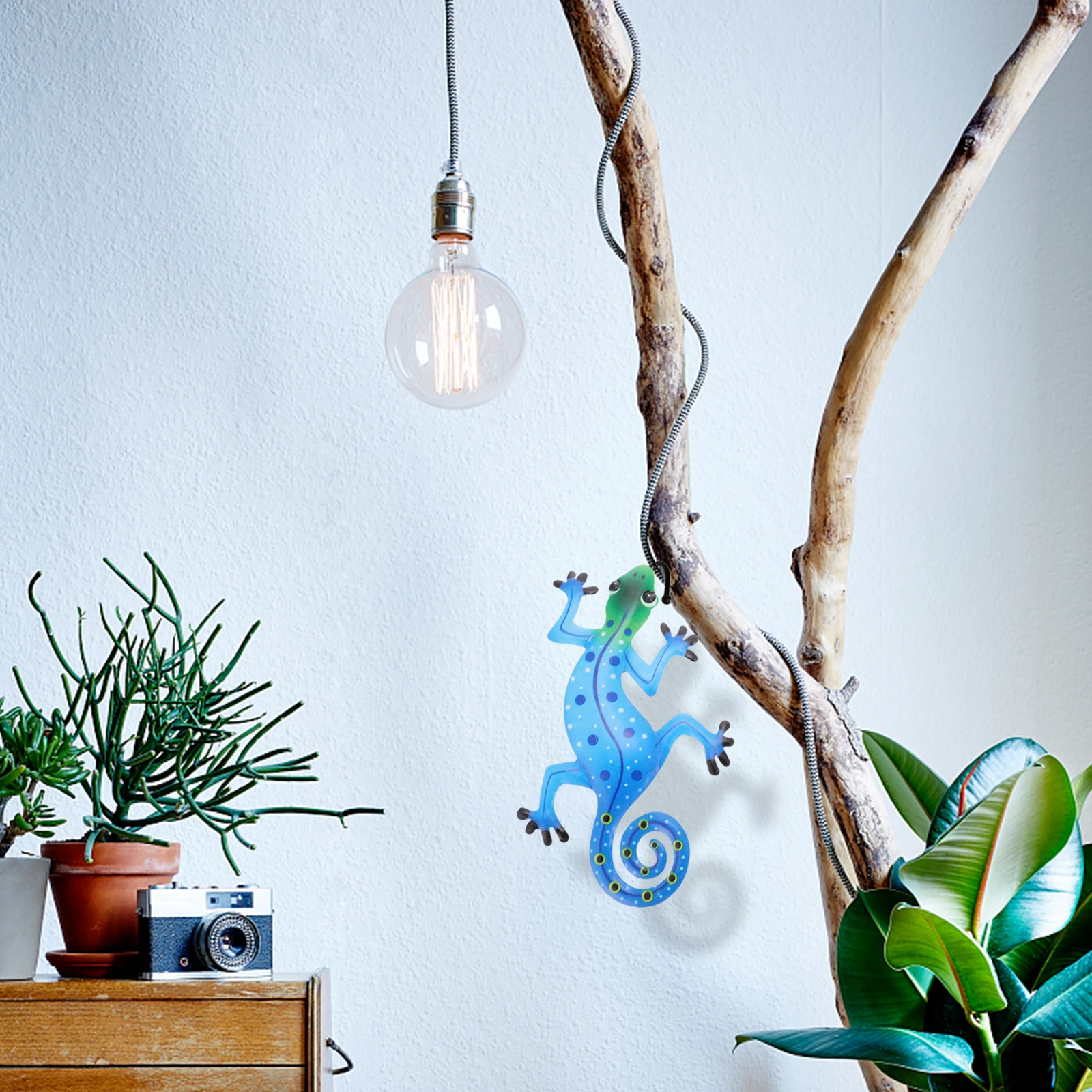 

2pcs Metal Gecko Wall Decoration Crafted Pendant Varnished Texture For Room Outdoor Indoor Use Wall Gecko Decor