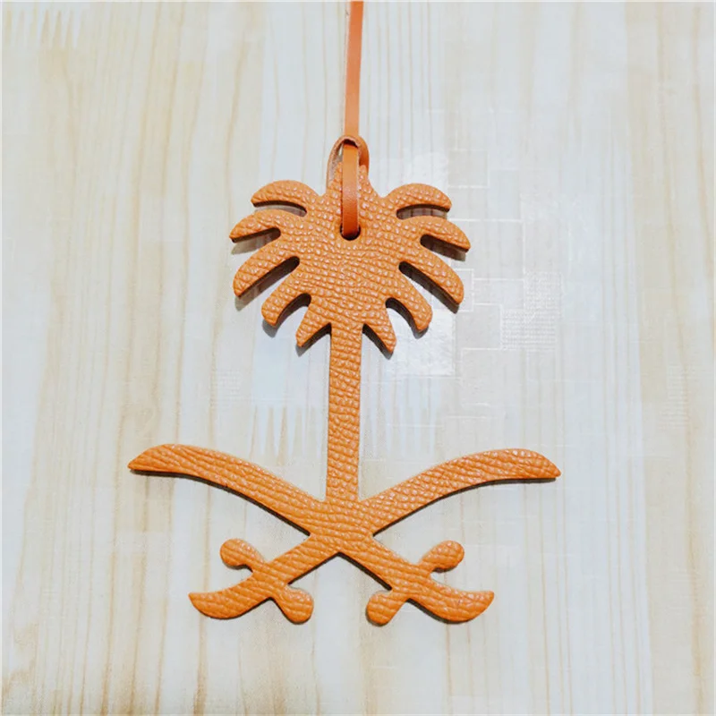 Wholesale Custom Natural Leather Saudi Map Date Palm Tree  Keychain Ladies Backpack Pendant Ladies Bag Charm