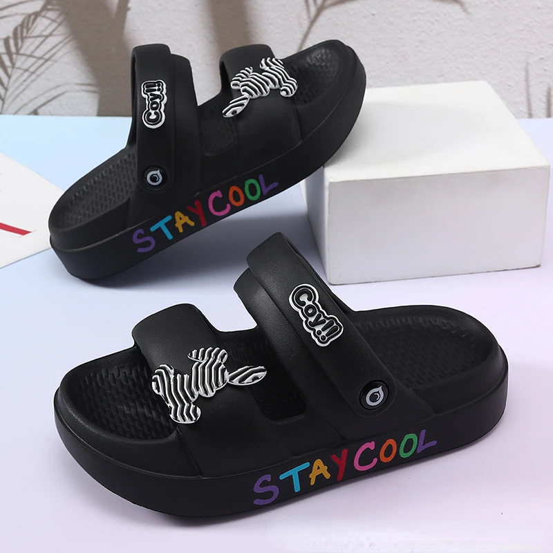 2023 fashionable, simple, soft-soled, lightweight, non-slip and breathable. Beach shoes, women shoes, slippers , garden shoes.