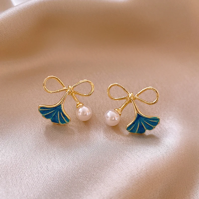 

Blue Unique Leaf Earrings for Women 2024 New Fahion Niche Design Gentle Stud Earring Temperament Light Luxury Jewelry Gifts