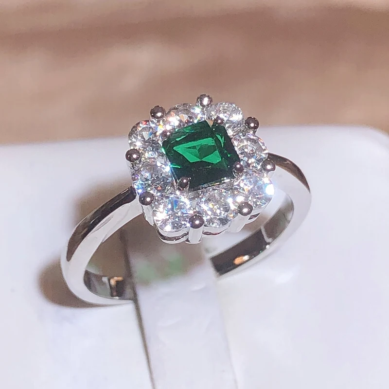 New Creative Emerald Vintage Diamond Set Zirconia Ring Couple Party Birthday Jewelry Gift Wholesale