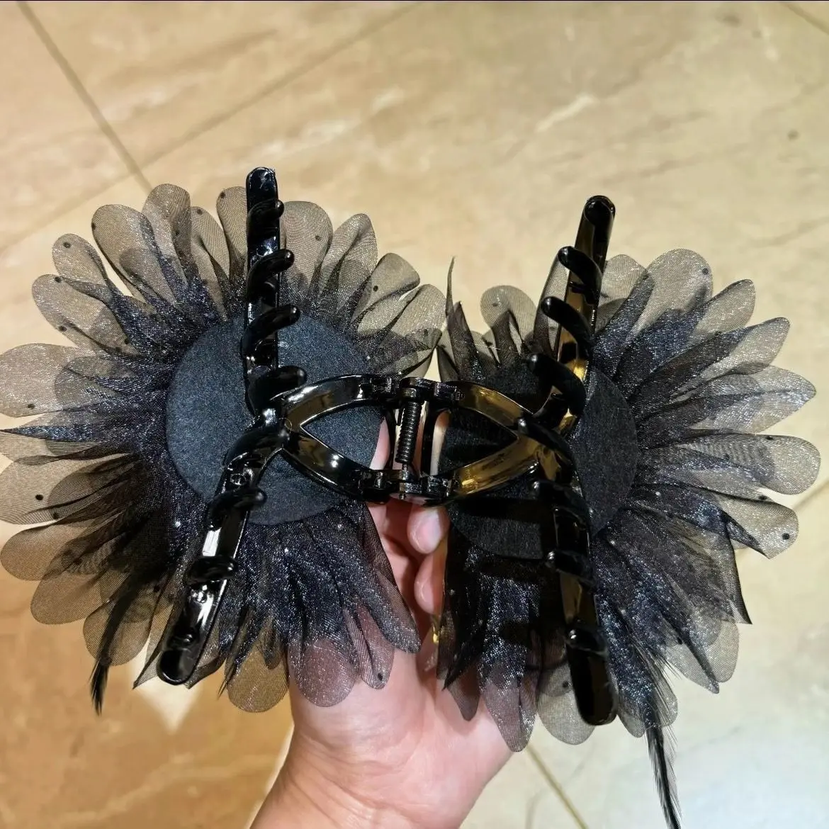 Luxury New Headwear Starry Sky Butterfly Black Feather Shark Hair Clip per le donne eleganti accessori Casual per artigli per capelli femminili