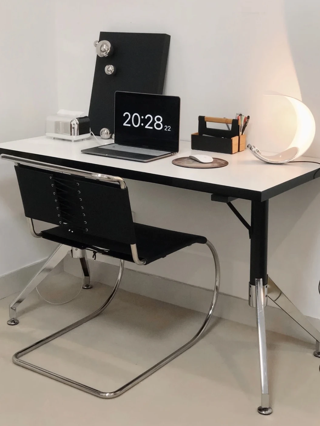 Modern Luxury Office Bauhaus Oval Meeting Table