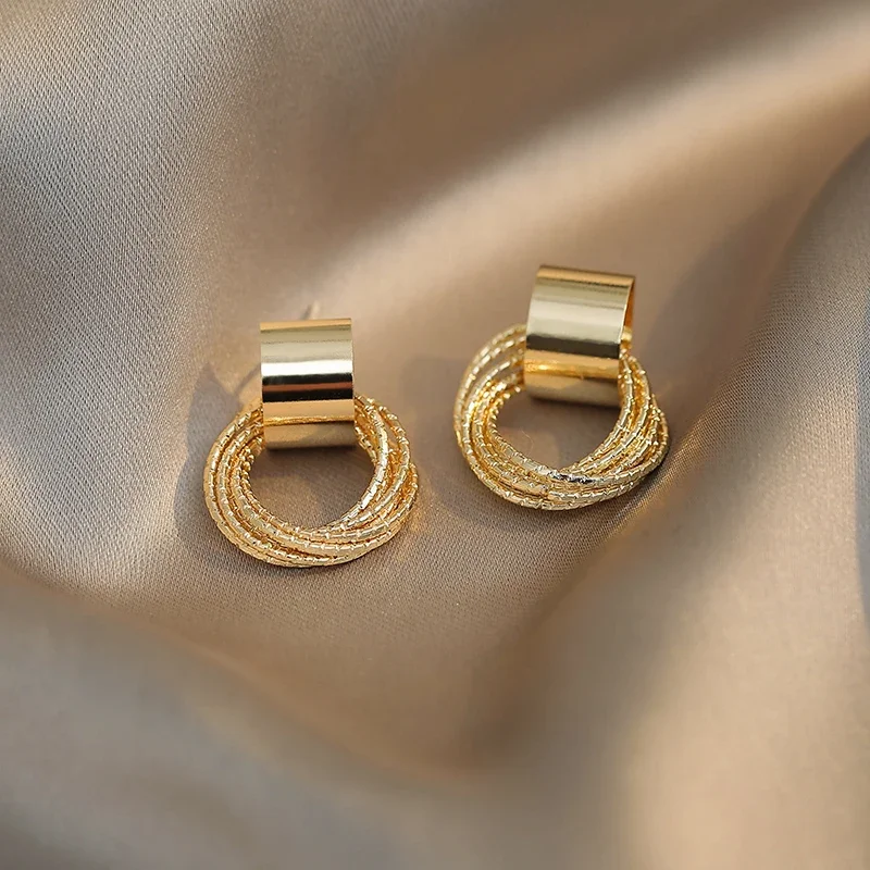 Retro Metallic Gold Colour Multiple Small Circle Pendant Earrings 2024 Jewelry fashion Wedding Party Unusual Earrings For Woman
