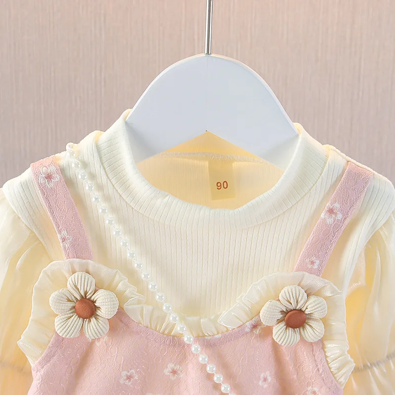 2025 New Spring Western Flower Flower Dress Feelings Feed 2 Sweet and Lovely Going Leisure Girl Clothing Give Rabbit 0-6-year-ol